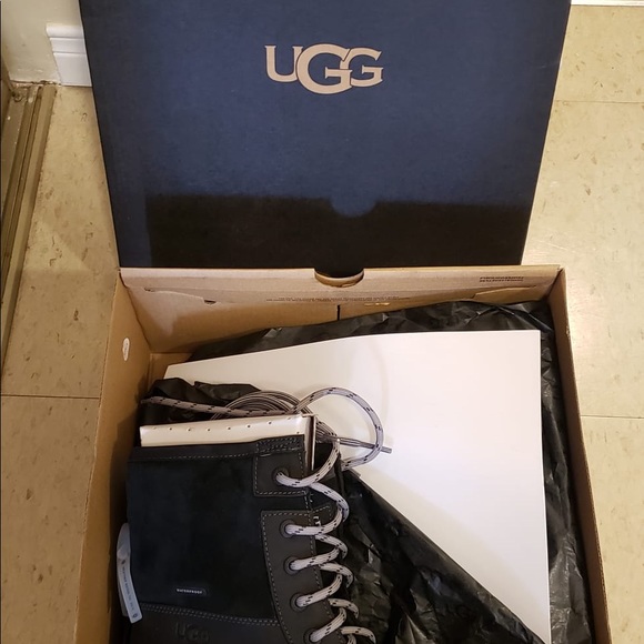 NWB UGG Black Eliasson Boot Men’s Size 11 Never Worn - Winter Boots - Picture 13 of 14